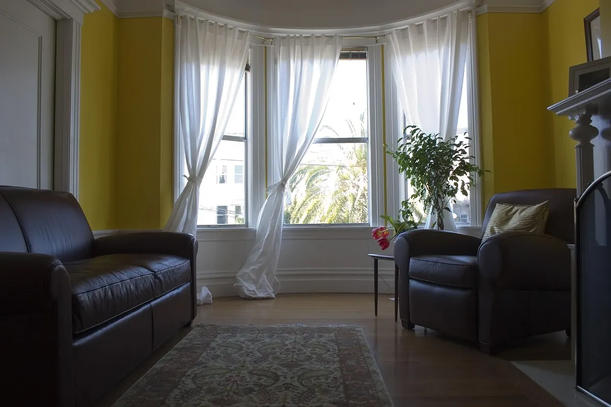 How to Choose the Right Curtains for Bay Windows in Period Homes