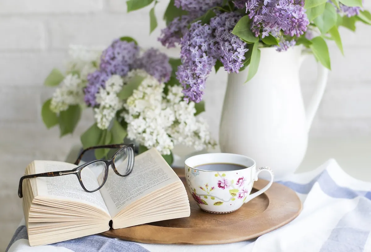 How to Create a Cosy Reading Nook for Winter Evenings
